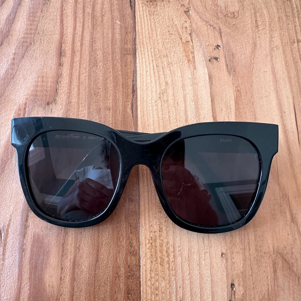 Gentle Monster x 2econd Floor Patti sunglasses black